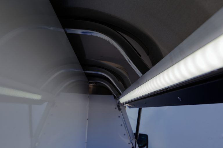 Leer DCC Commercial Cap, Leer Truck Caps