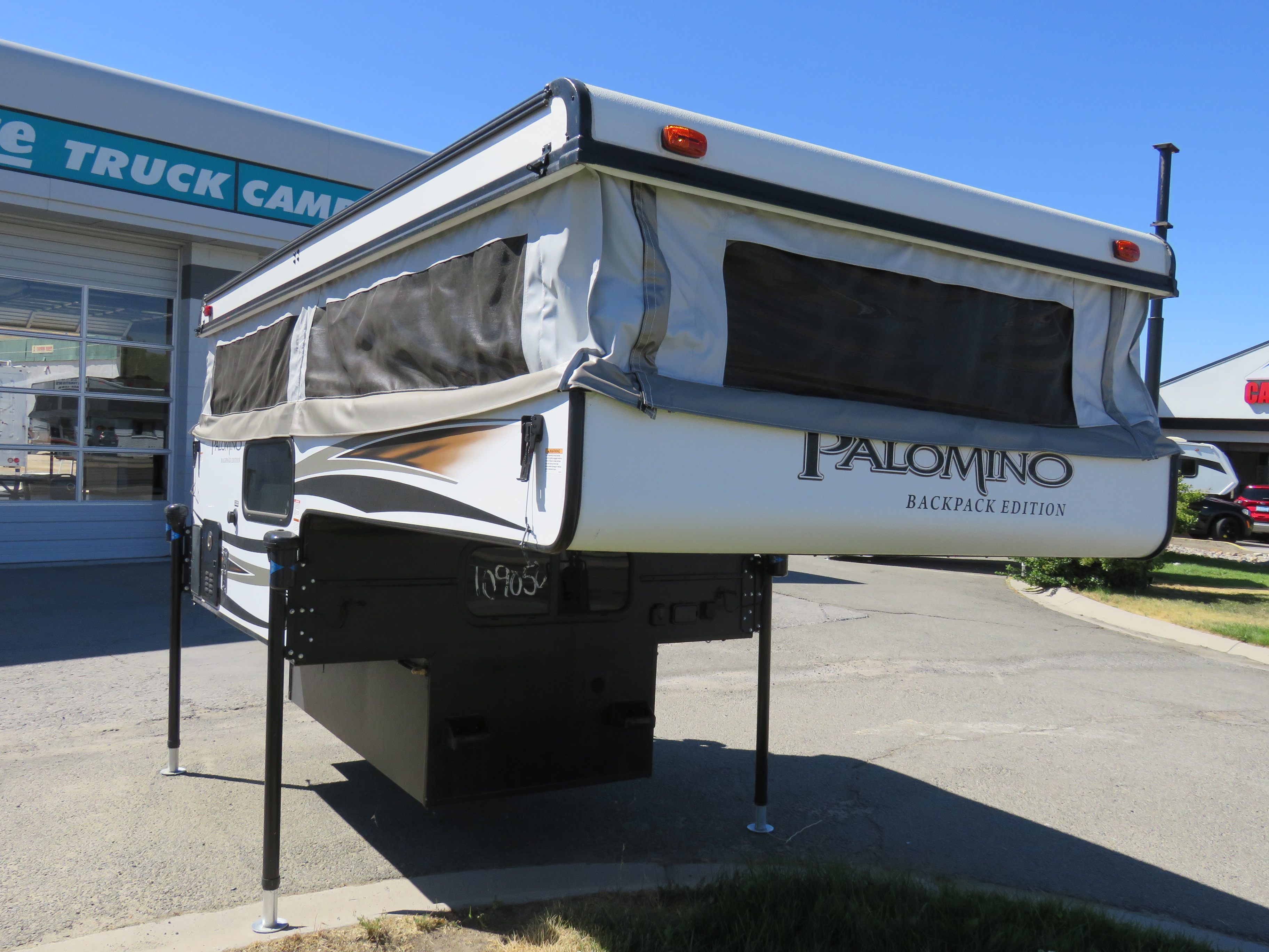 Palomino Truck Campers Short Bed