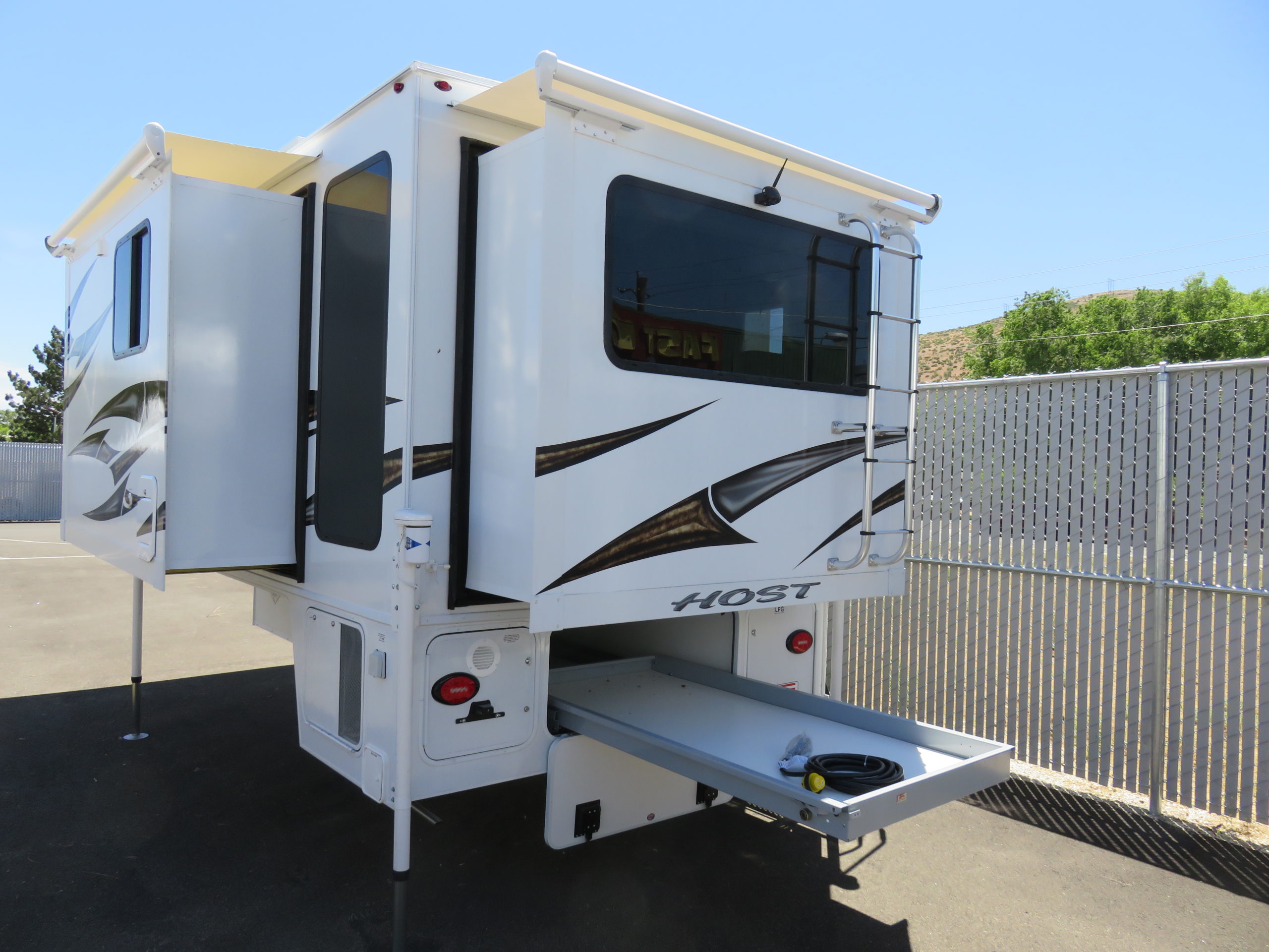 IMG_0009 Custom Truck Accessories