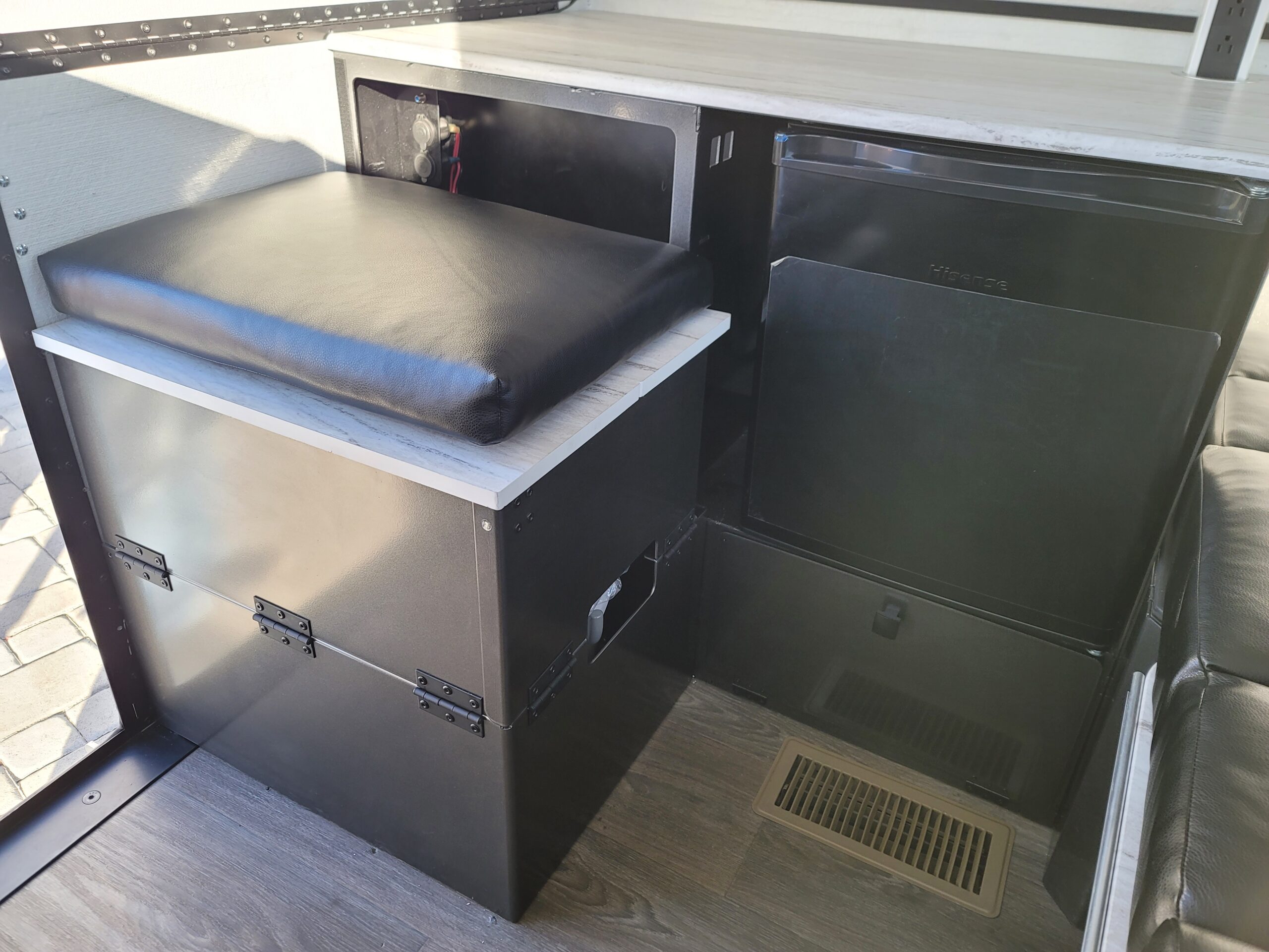 PIC14 Custom Truck Accessories