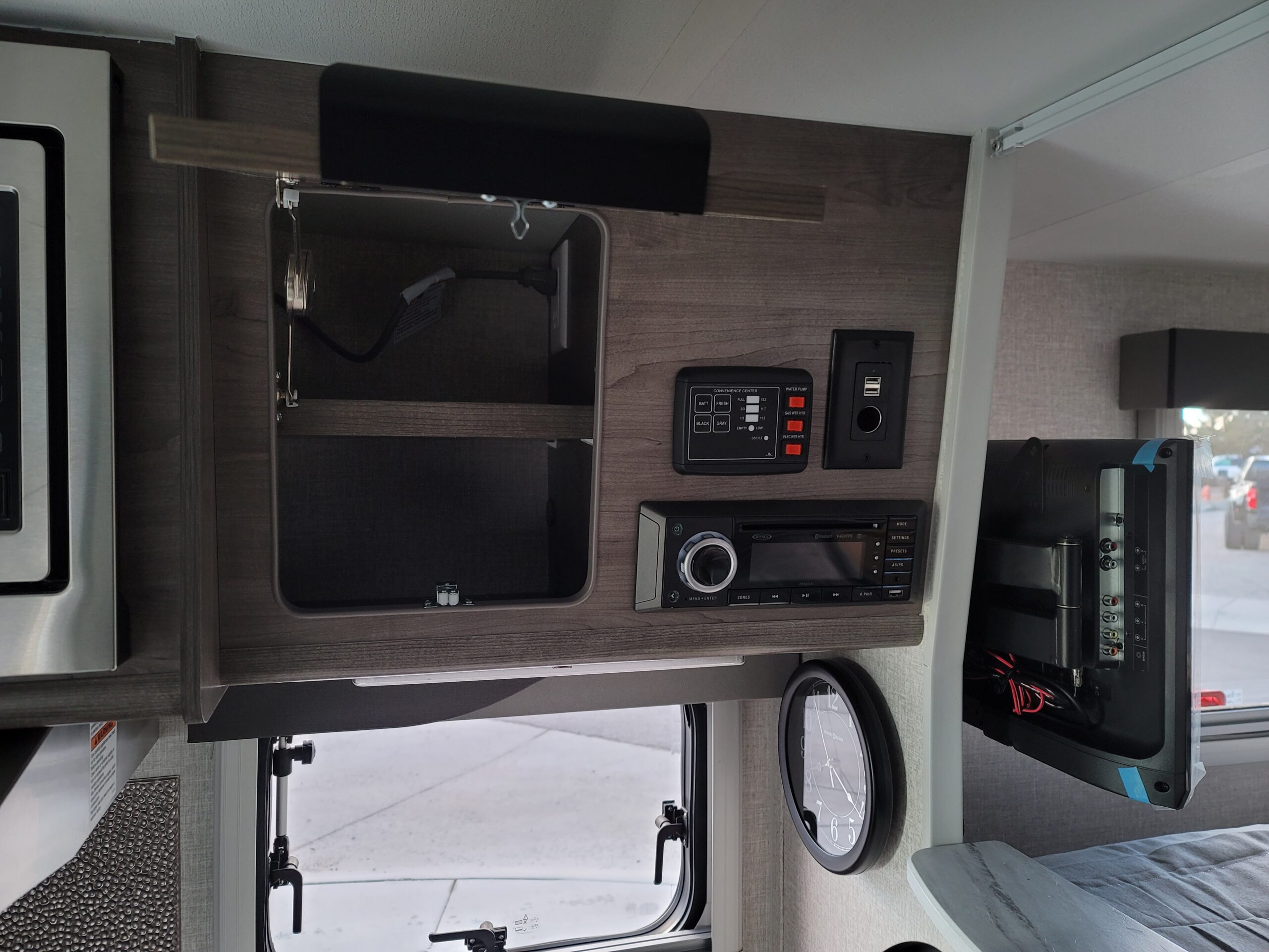 PIC25 Custom Truck Accessories