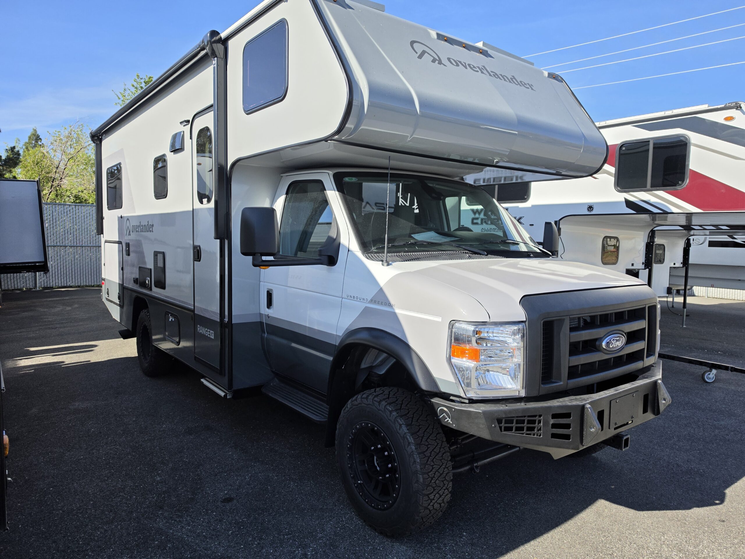 2026 Overlander RangeXT 4x4