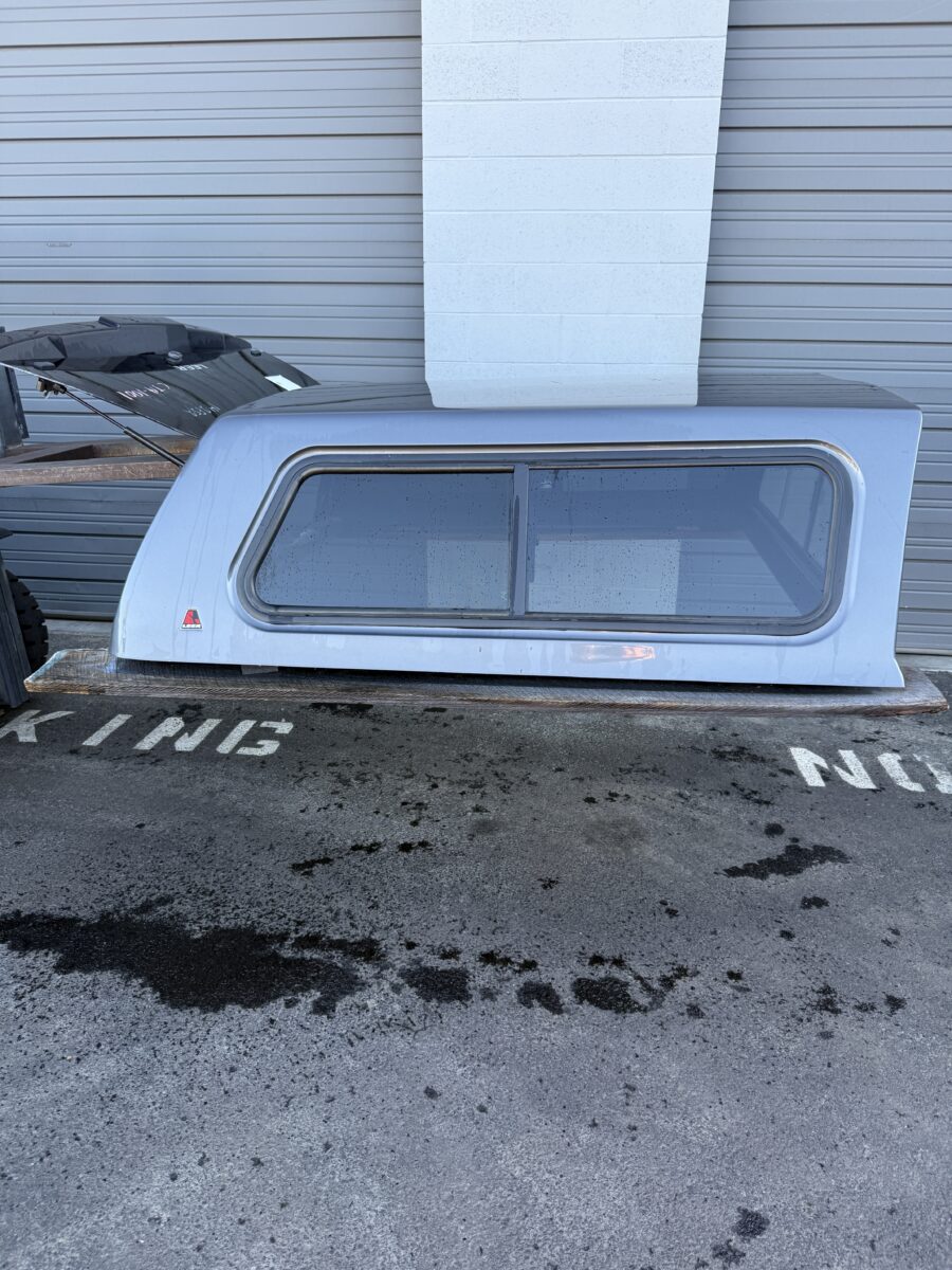 LEER 100XR  camper shell — Ford F-150