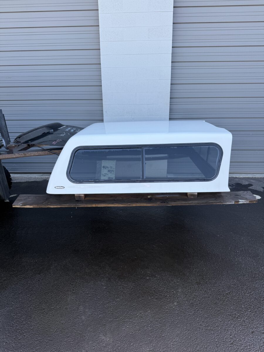 SnugTop Rebel 040 White camper shell — Toyota Tundra